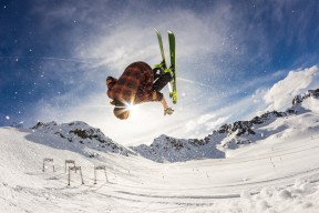 开云体育-巴特勒算不算超巨